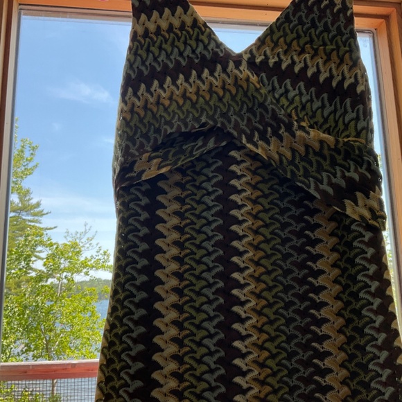 One of a kind designed dress in a very cool fabric. Size small - Picture 4 of 5